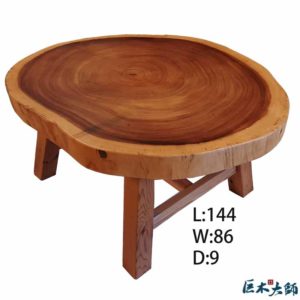 活潑曲線樹年輪明顯 原木圓桌